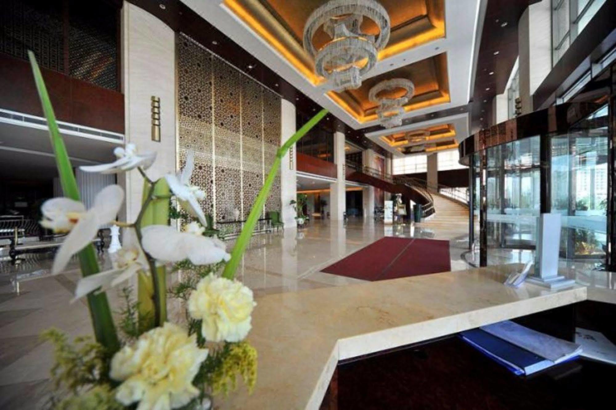S&N Dalian Hotel Εξωτερικό φωτογραφία